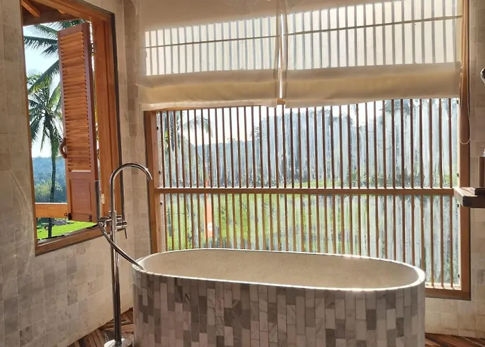 Omantra Bali Singaraja
