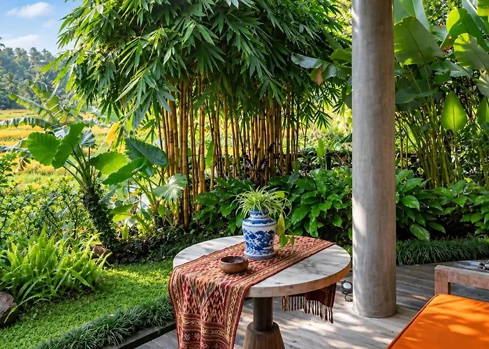 Omantra Bali