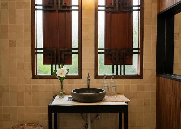 Omantra Bali Bed & Breakfast *