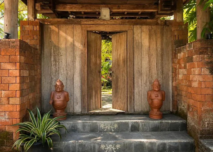 Bed & Breakfast Omantra Bali Singaraja
