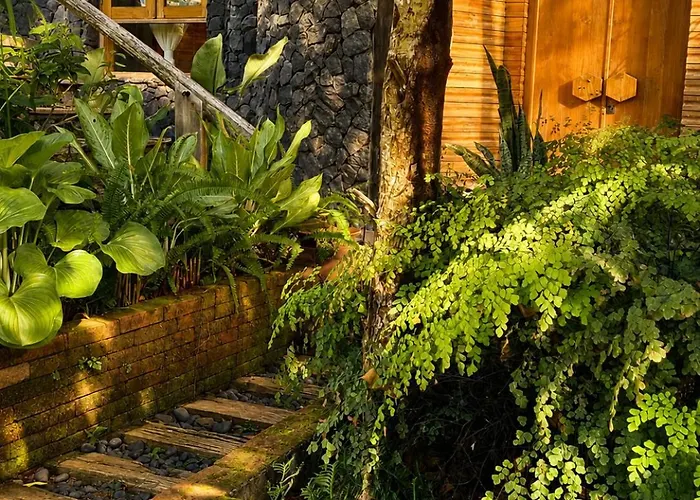 Bed & Breakfast Omantra Bali *